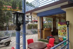 Royal Arch Hotel & Restaurant