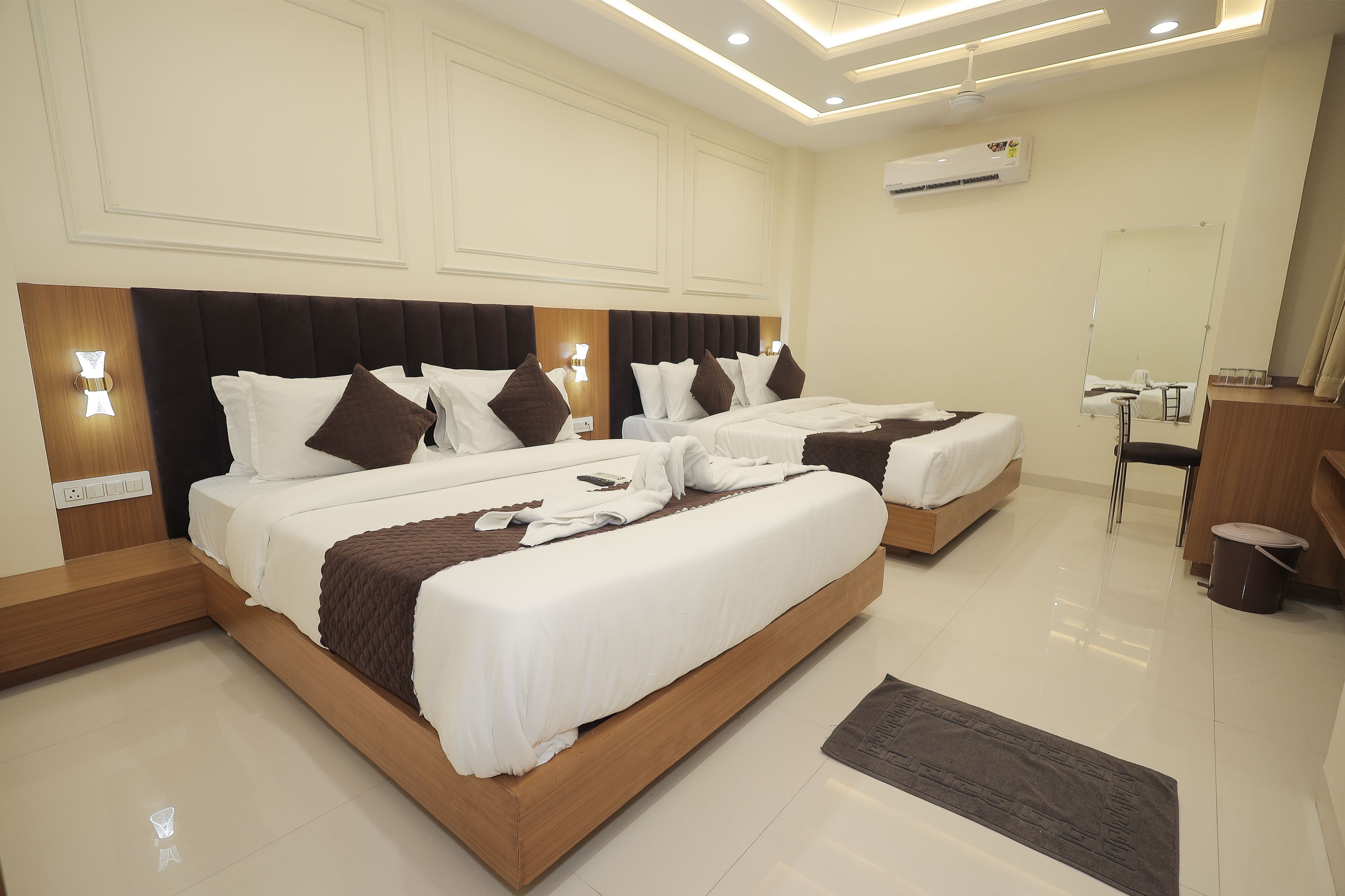 Hotel Neha Palace - Tap to explore photos