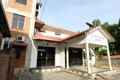 OYO 1017 Al-inshirah Inn