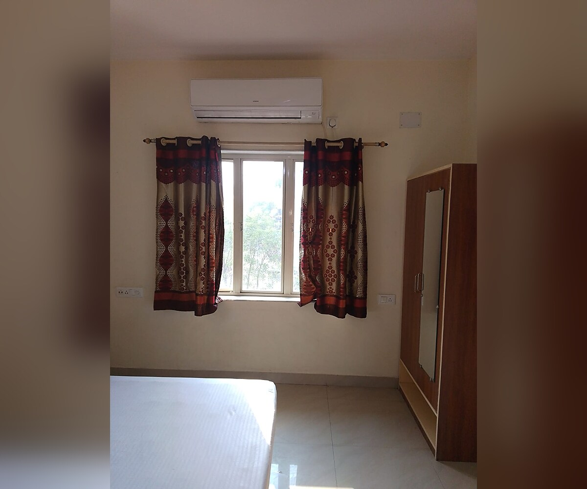 Entire 3bhk Apartment in Newtown - Tap to explore photos