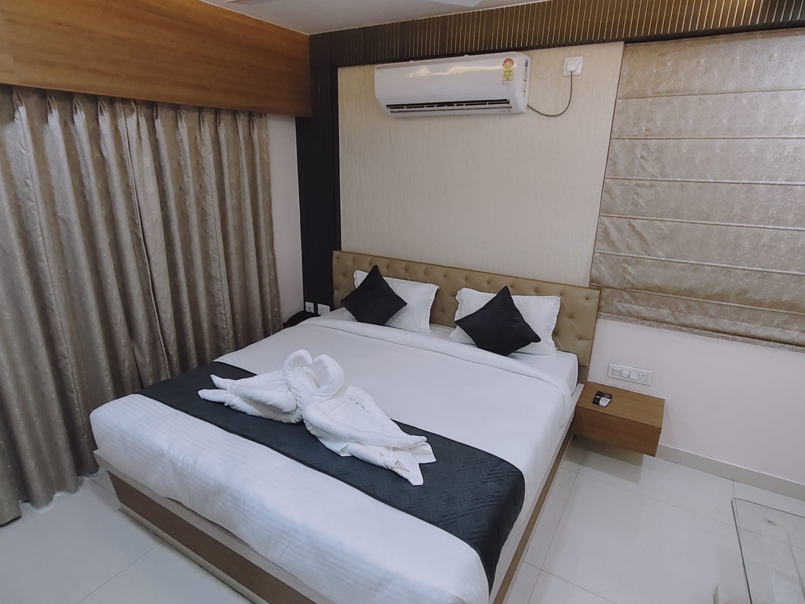 Hotel Aranya Residency - Tap to explore photos