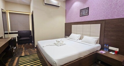 HOTEL STARWAY Room Type - Deluxe - KING BED