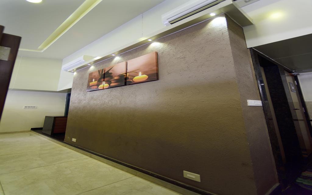 Bedspace Capsule AC Hotel - Tap to explore photos