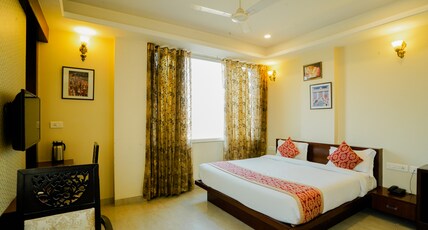 Hotel Cheelgadi Room Type - Suite room with airport view