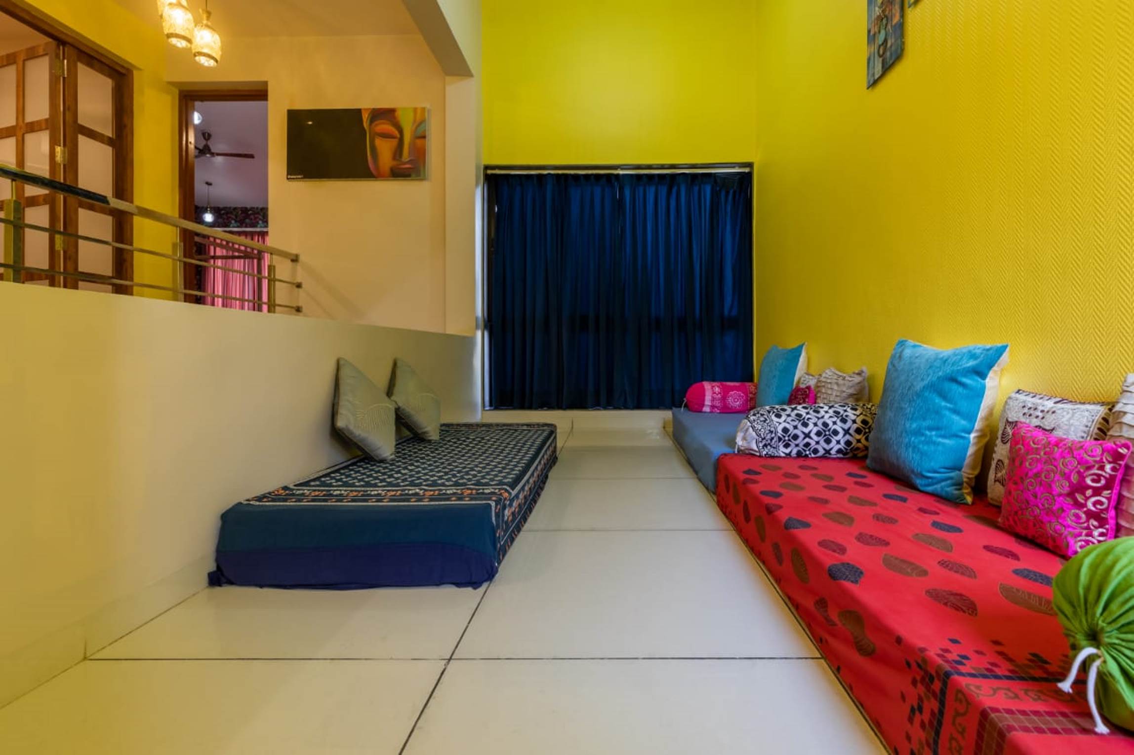 Pyra Prangan - Tap to explore photos