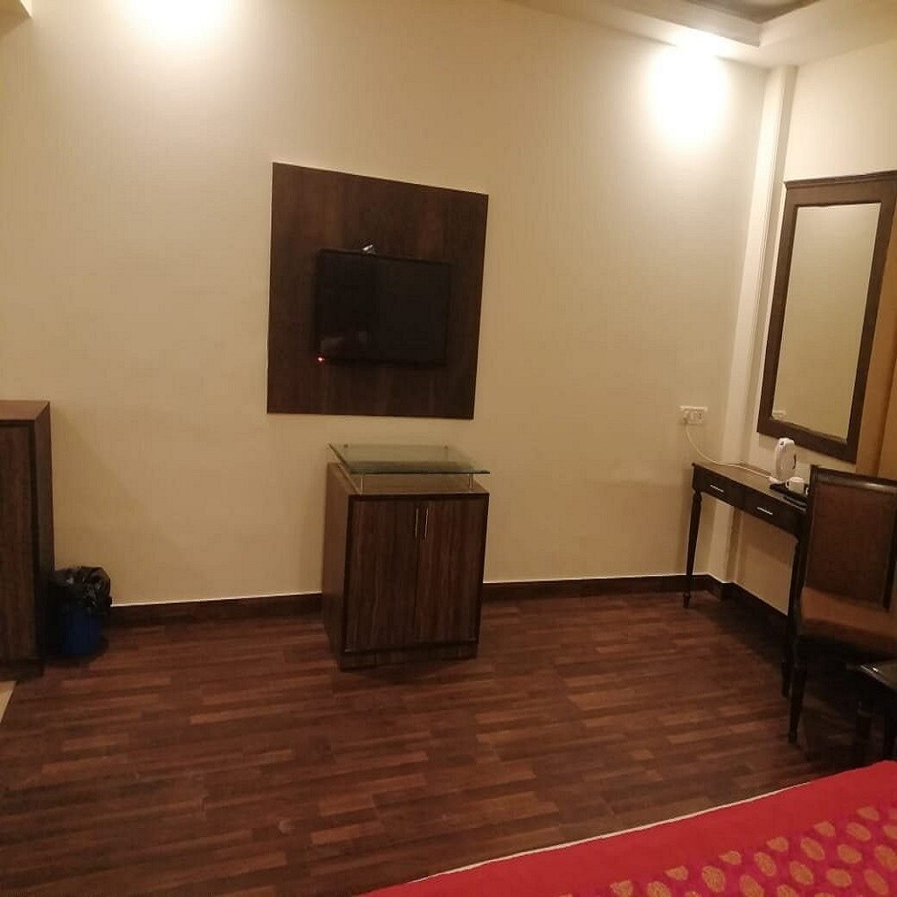 SG Resorts - Tap to explore photos