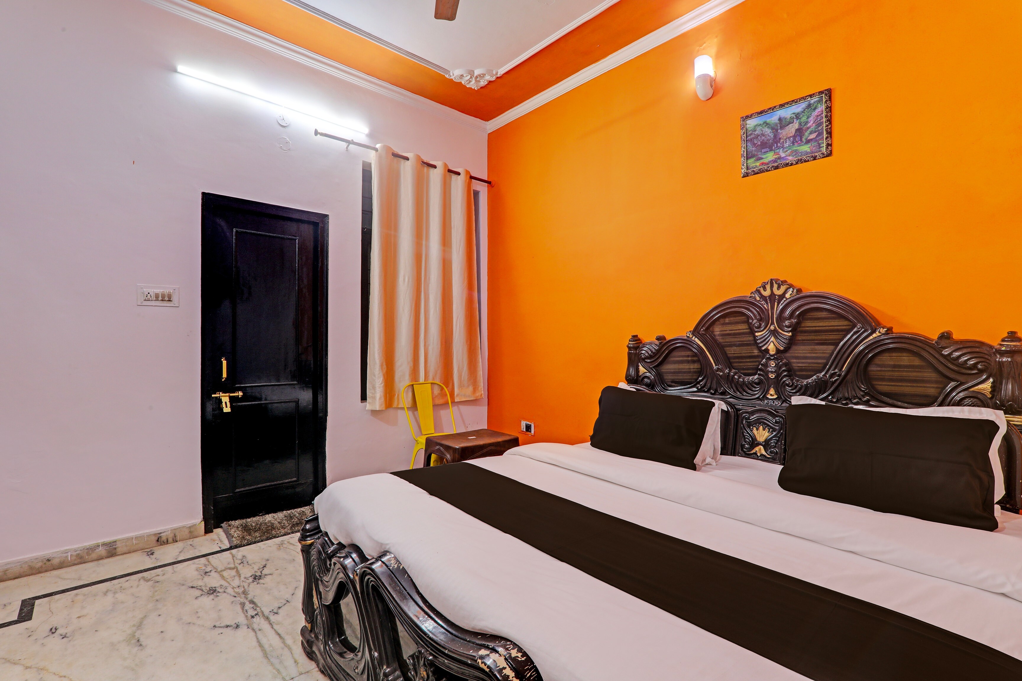 HOTEL O GOLDEN PALACE HOME STAY - Tap to explore photos