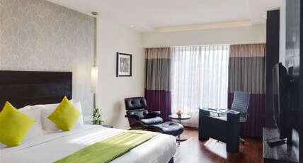 Hycinth Hotels Room Type - Suite Room with Lounge Access