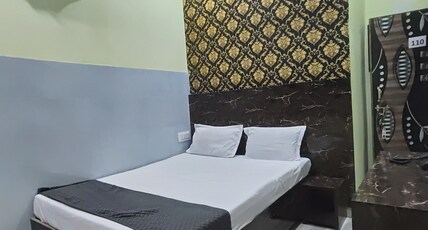 Hotel VD Choudhary Room Type - DELUXE Double Bed Room