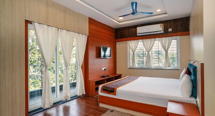 Subarnarekha Inn Room Type - Premium Triple Bed Room