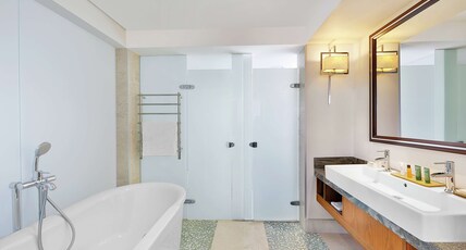 Hilton Windhoek Room Type - KING HILTON GUESTROOM