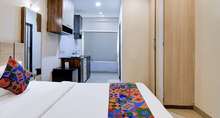 Platinum Studio Nr. Eco Park Gate. Room Type - Luxury Room with Airconditioning Platinum Studio Nr. Eco Park Gate. Room Type - Luxury Room with Airconditioning