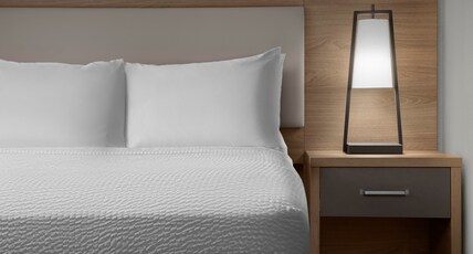 SOUTHPOINT SUITES Room Type - 1 Queen Studio Suite