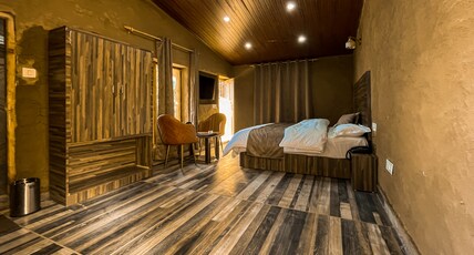 Basho Mud -Stone Huts Manali Room Type - Premium Balcony room