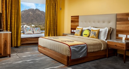 juSTa Luxe Sajjangarh Resort & Spa Room Type - Sajjangarh Suite with Jacuzzi juSTa Luxe Sajjangarh Resort & Spa Room Type - Sajjangarh Suite with Jacuzzi