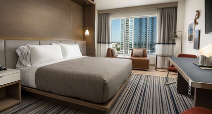 Canopy by Hilton Dallas Frisco Station Room Type - 1 KING BED ROOM