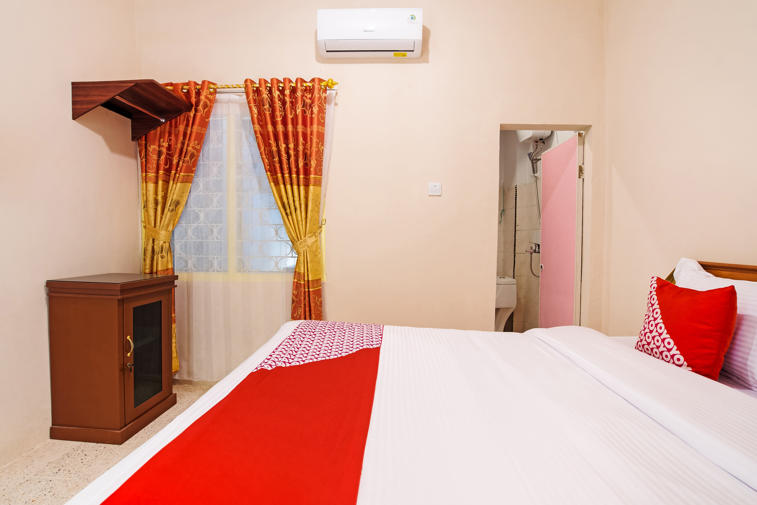 Hotel O Lansano Residence Syariah - Tap to explore photos