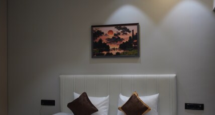 Hotel The Rudra Palace Room Type - King Bed Room with City View
