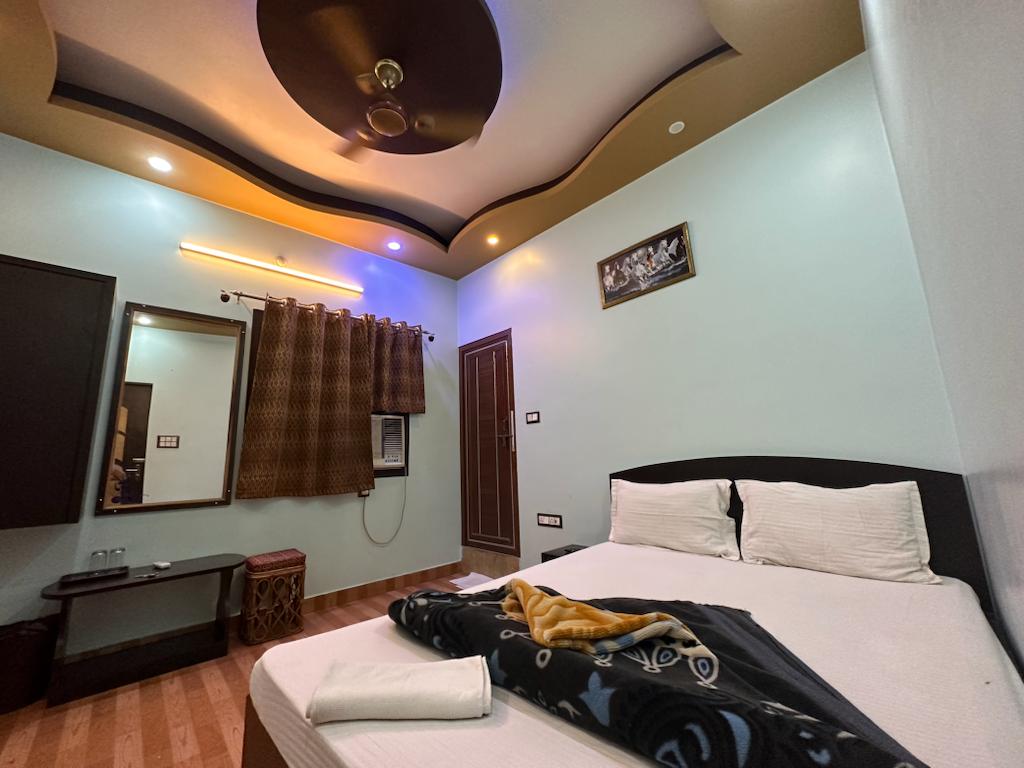 Hotel Sai Palace - Tap to explore photos