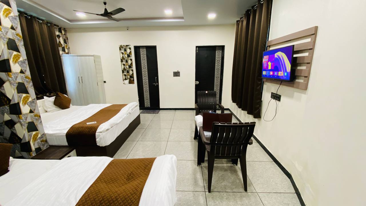 Hotel Vijay Shree - Tap to explore photos