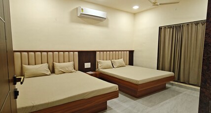 Hotel Prayag Room Type - Bedroom 201