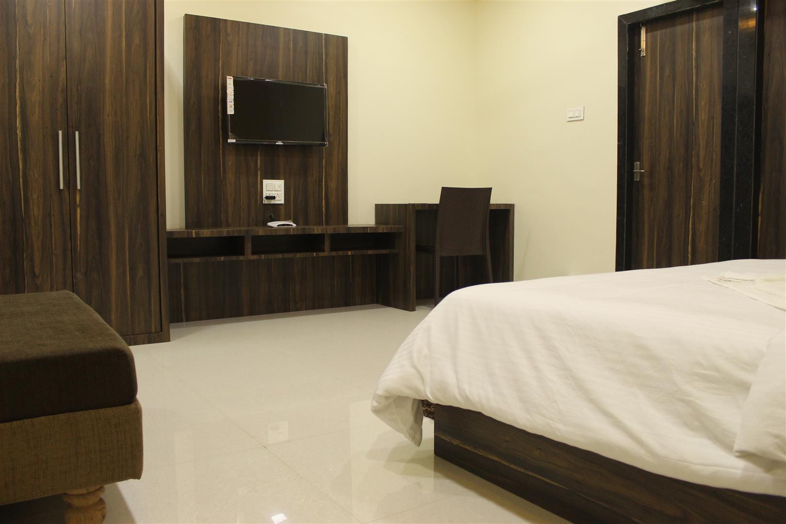 Hotel Shri Sharanam - Tap to explore photos