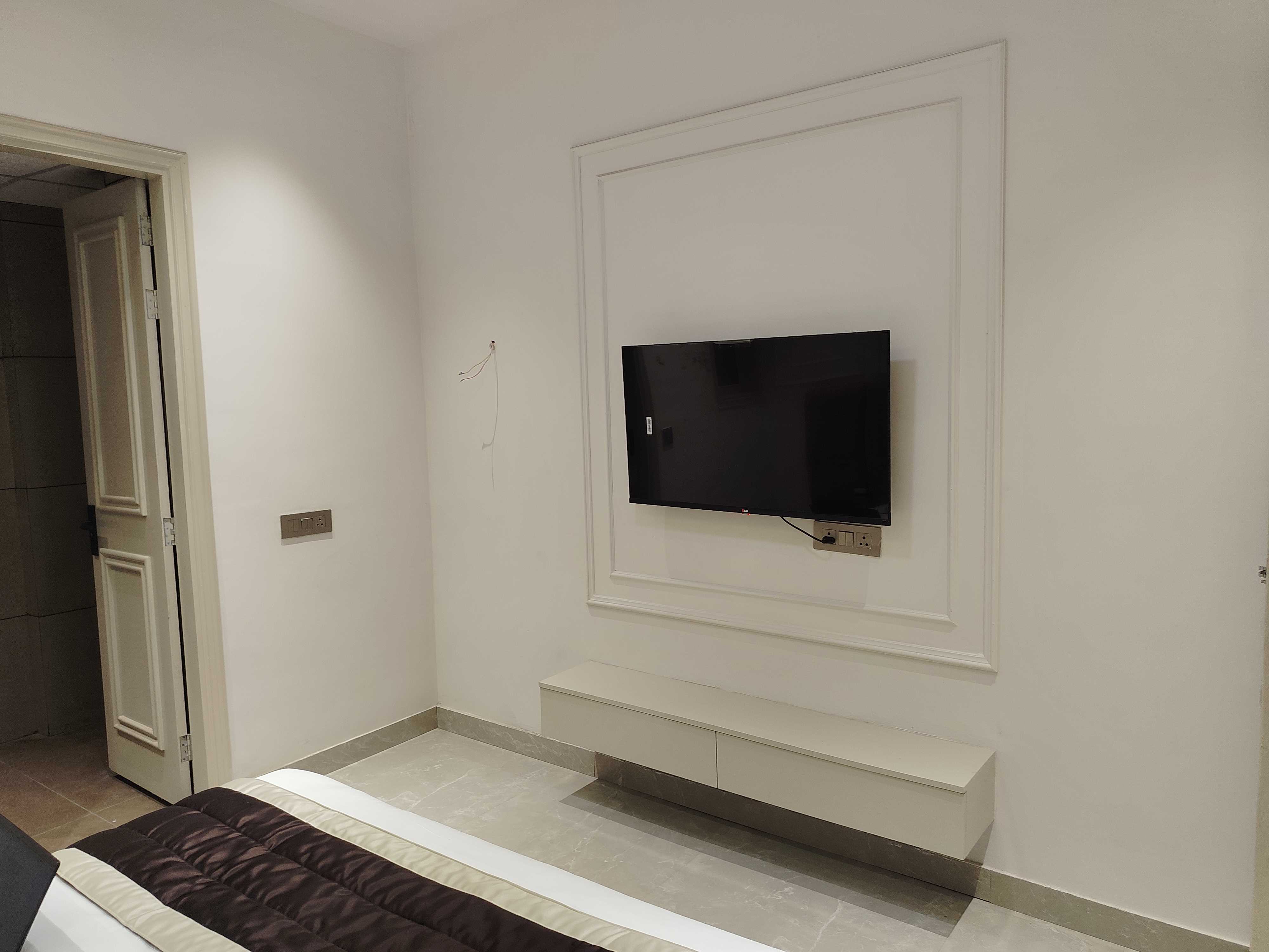 Townhouse Hotel SBG Tower A Premium Corporate Suits - Tap to explore photos