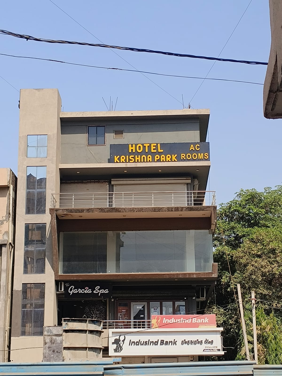 Hotel Krishna Park - Tap to explore photos