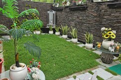 Elegant 3BHK home with lawn near India Expo Mart