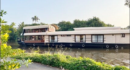 Indraprastham Houseboats Room Type - 3 Bedroom Deluxe independent Houseboat