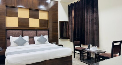 Hotel Radiance Room Type - Deluxe Room