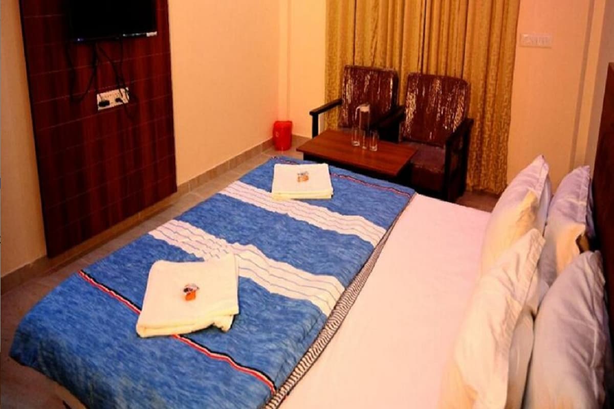 VISHNUPRIYA BOARDING & LODGING - Tap to explore photos