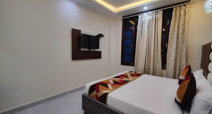 Mandi Heights - A Hotel with Restaurant & Bar Room Type - Family Suite Room