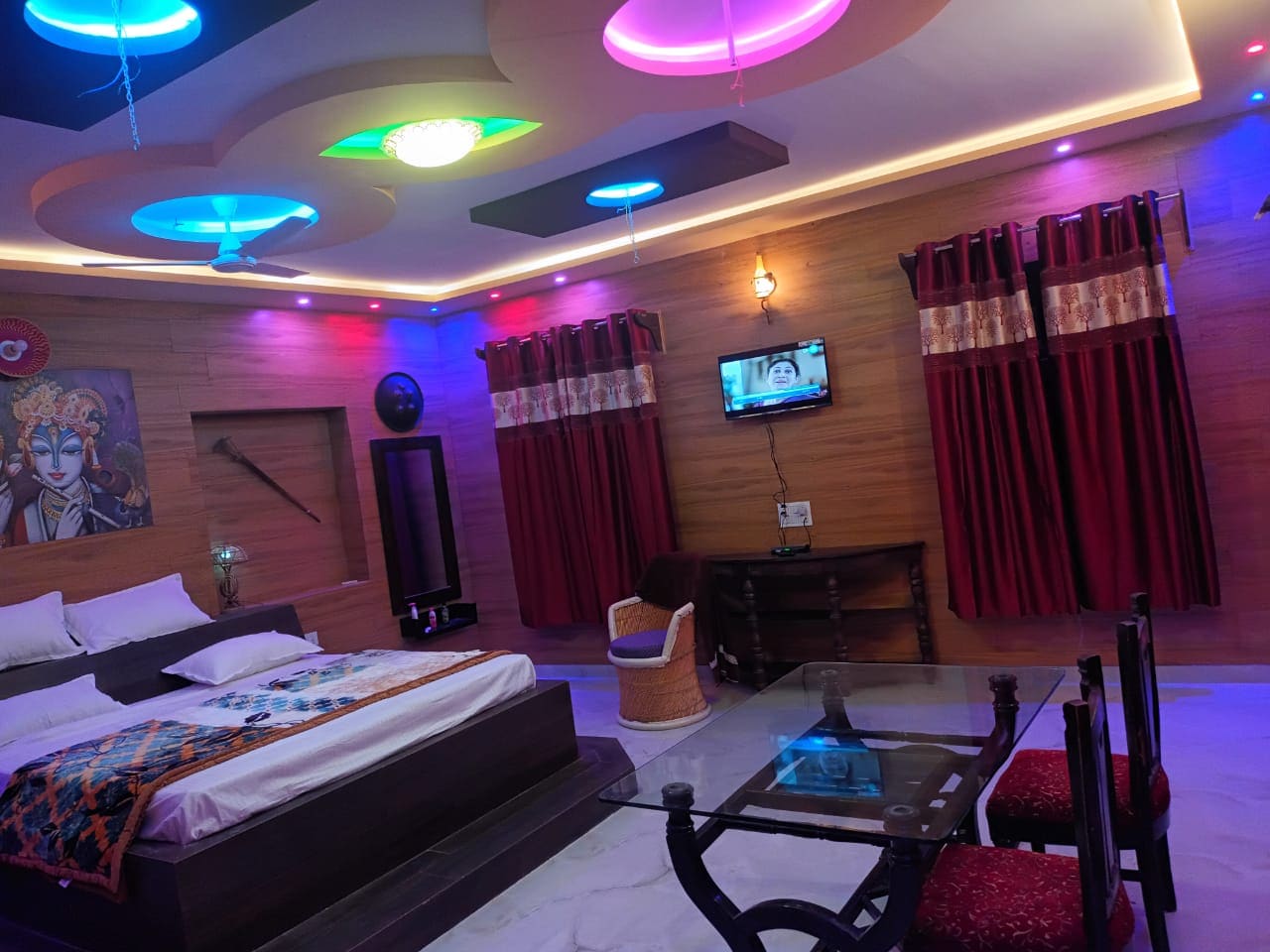 Jakhira Heritage Guest House, Sajara - Tap to explore photos