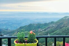Azalea Home 3BHK On Mall Road