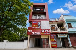 Rooms of Hotel O Red Crown Hotel