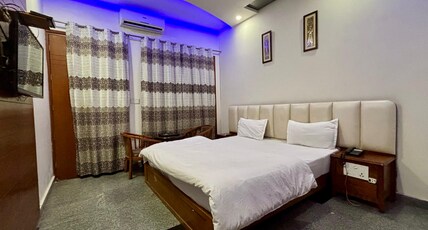 The Oscar Regency Room Type - Gold Room
