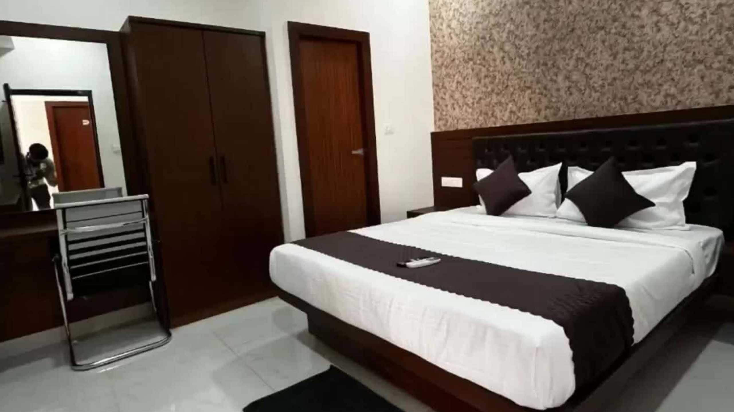 HOTEL O GOLDEN CITY INN - Tap to explore photos