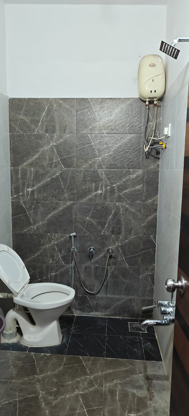 Hotel Silver Inn Naroda - Tap to explore photos