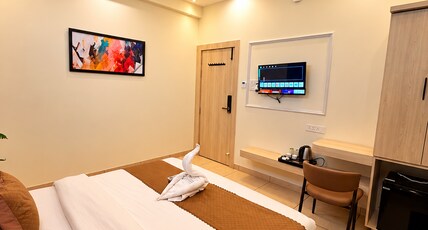 SHRI GOPAL DURGA DHAM HOTEL & RESTAURANT Room Type - Deluxe Room SHRI GOPAL DURGA DHAM HOTEL & RESTAURANT Room Type - Deluxe Room