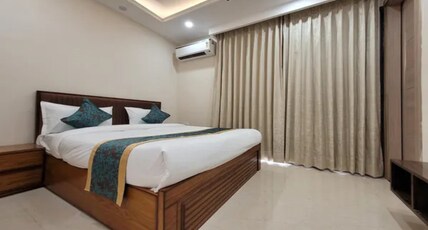FabHotel Prime Hush & Suites Room Type - Deluxe Room