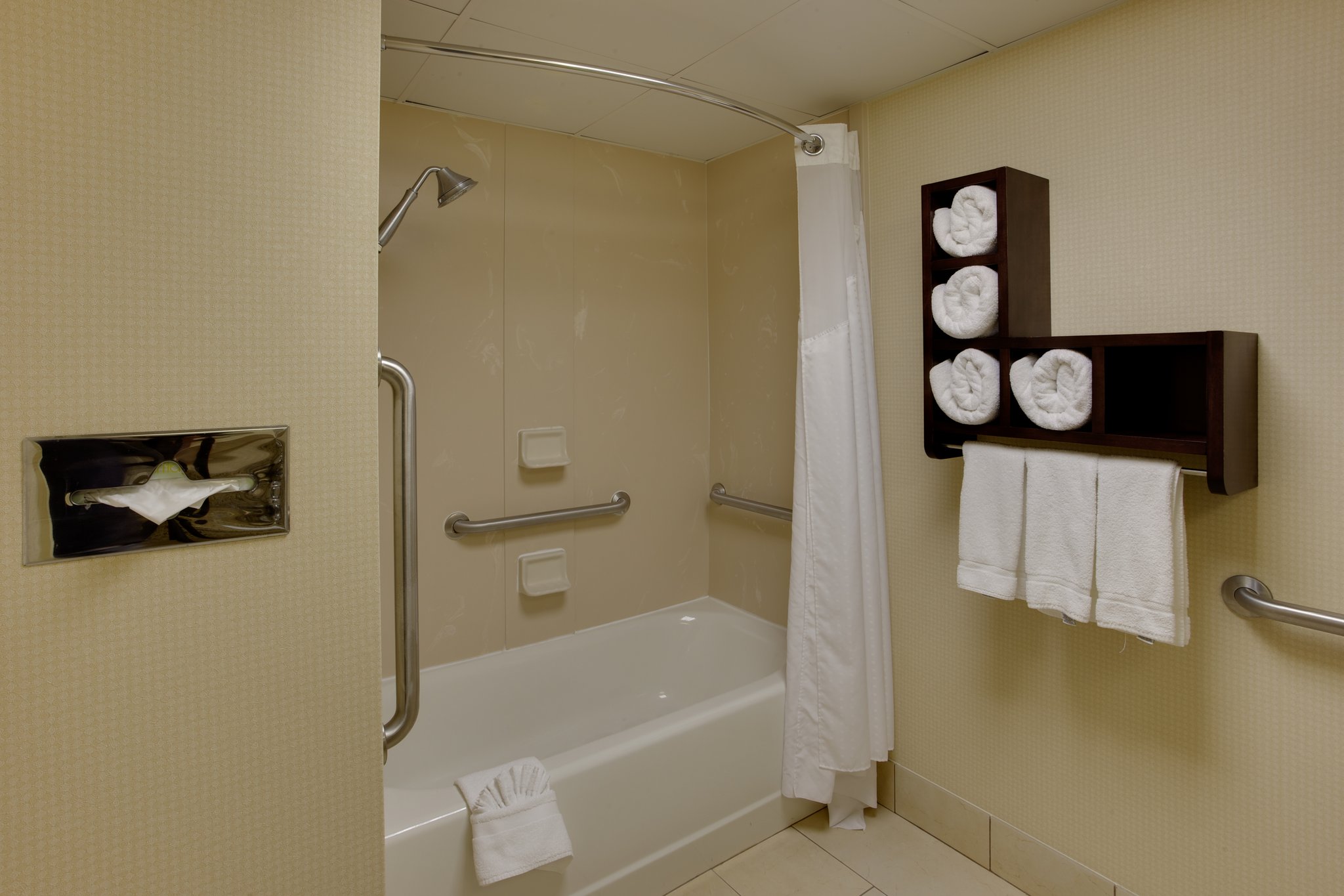 Holiday Inn Express WINSTON-SALEM - Tap to explore photos