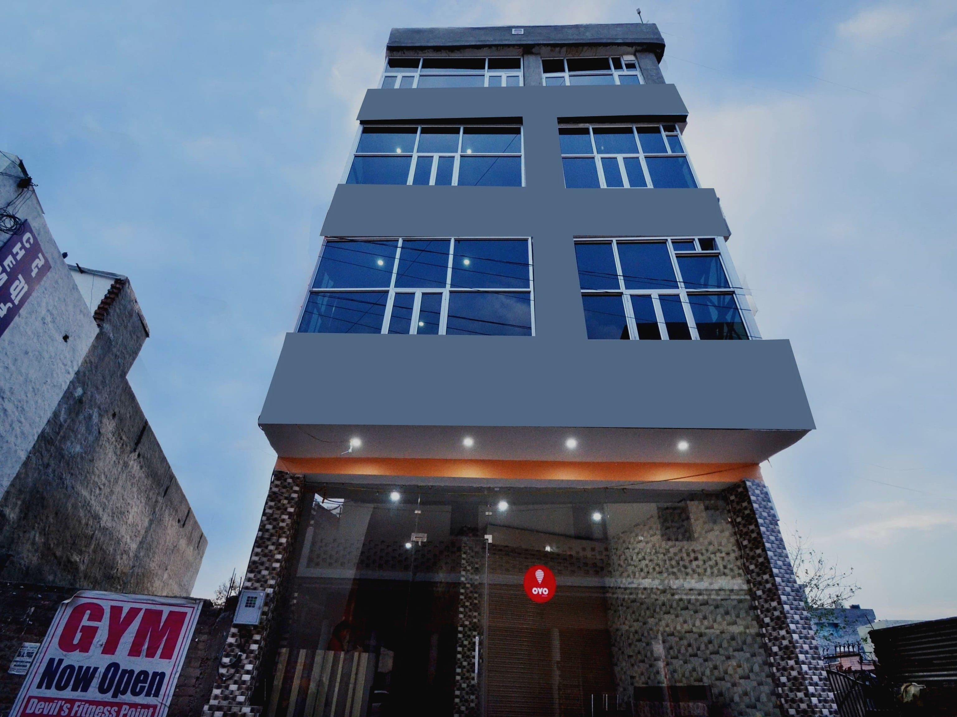 Hotel O Galaxy - Tap to explore photos