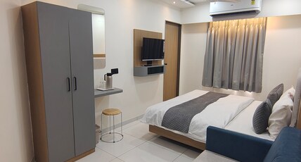 HOTEL ANJNEY Room Type - Deluxe Room with Bathtub