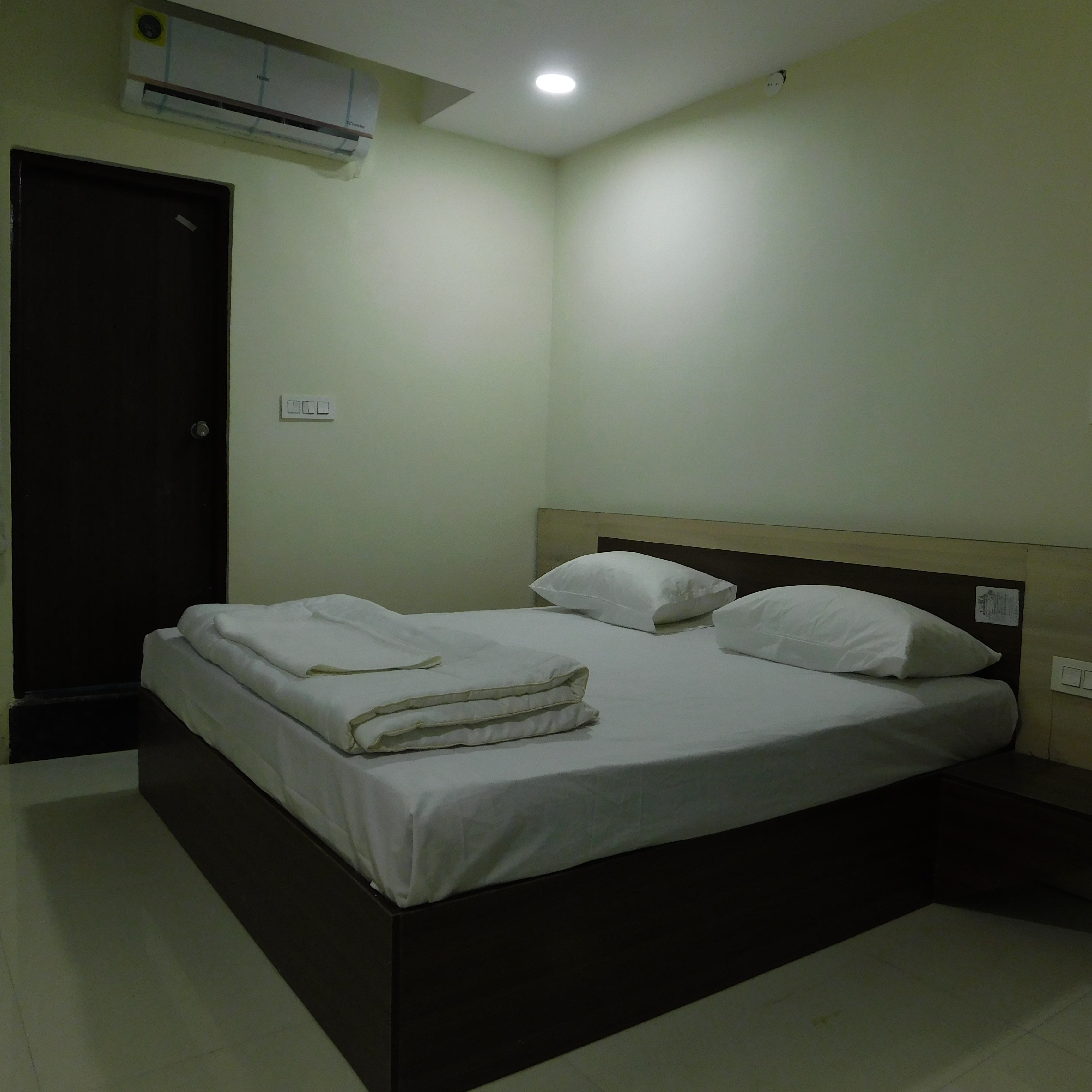 Shree Hotel - Tap to explore photos