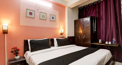 Super OYO 820080 Green Park Residency Room Type - Classic