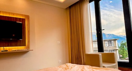 Hotel Vintage, Manali | Near Mall Road Room Type - Balcony Room Hotel Vintage, Manali | Near Mall Road Room Type - Balcony Room