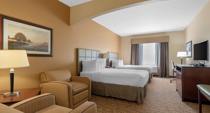 Best Western Butterfield Inn Room Type - 2 Queen Beds, Non-Smoking, Pet Friendly Room, First Floor, Microwave And Refrigerator, High Speed In