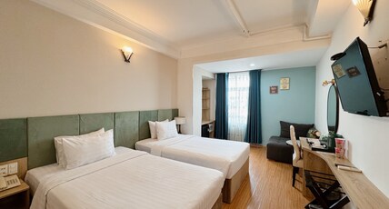 Sunrise Central Hotel Room Type - Suite Twin with window