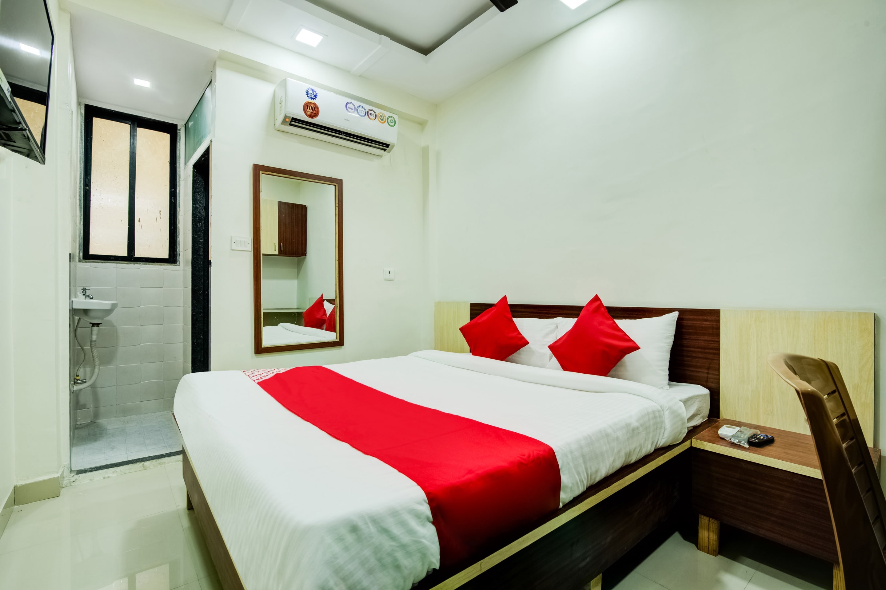 Hotel O Kunal Palace - Tap to explore photos